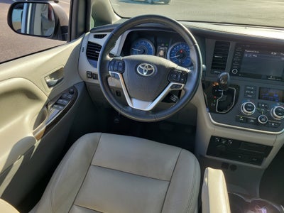 2020 Toyota Sienna XLE Premium