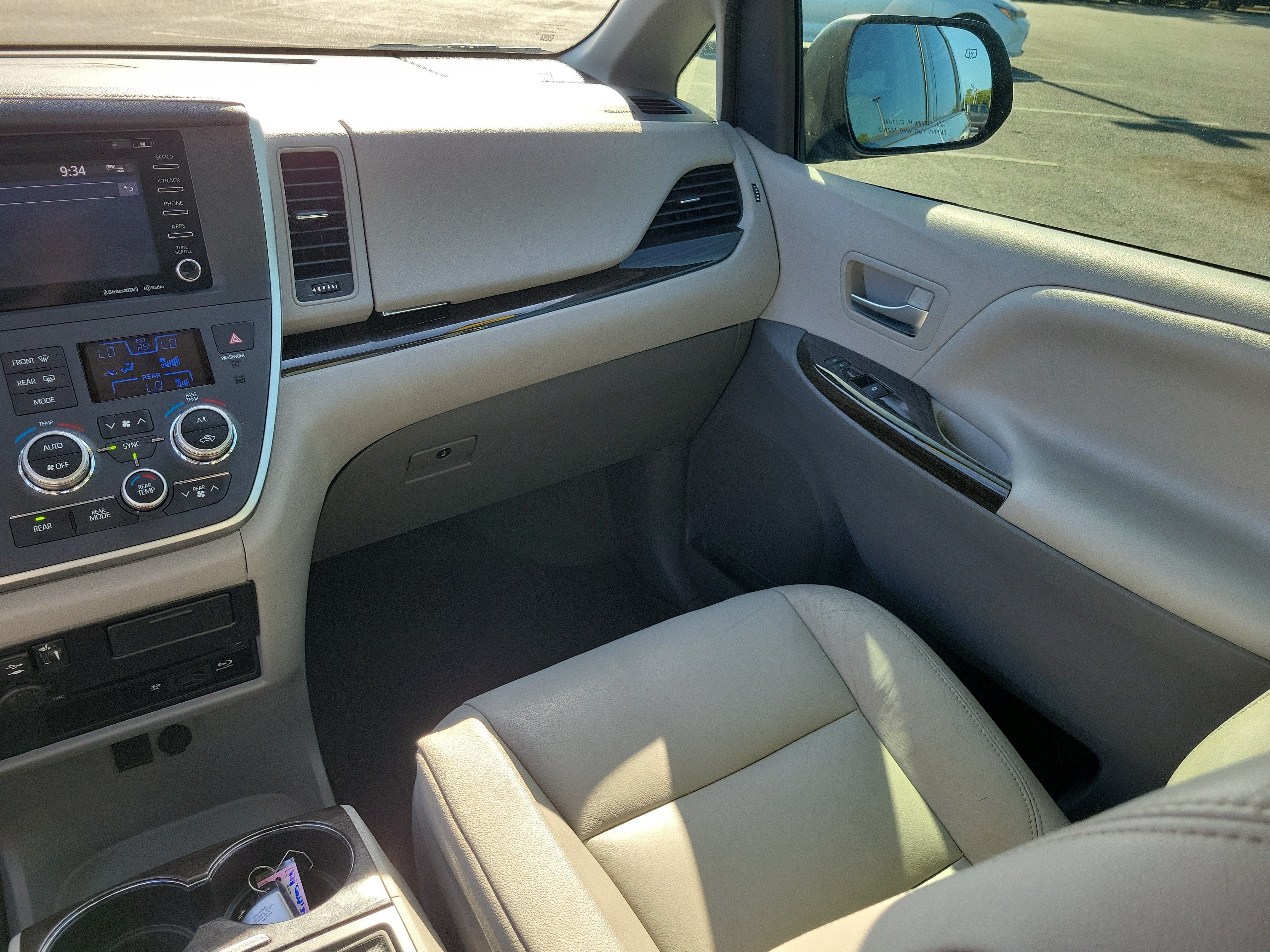 2020 Toyota Sienna XLE Premium