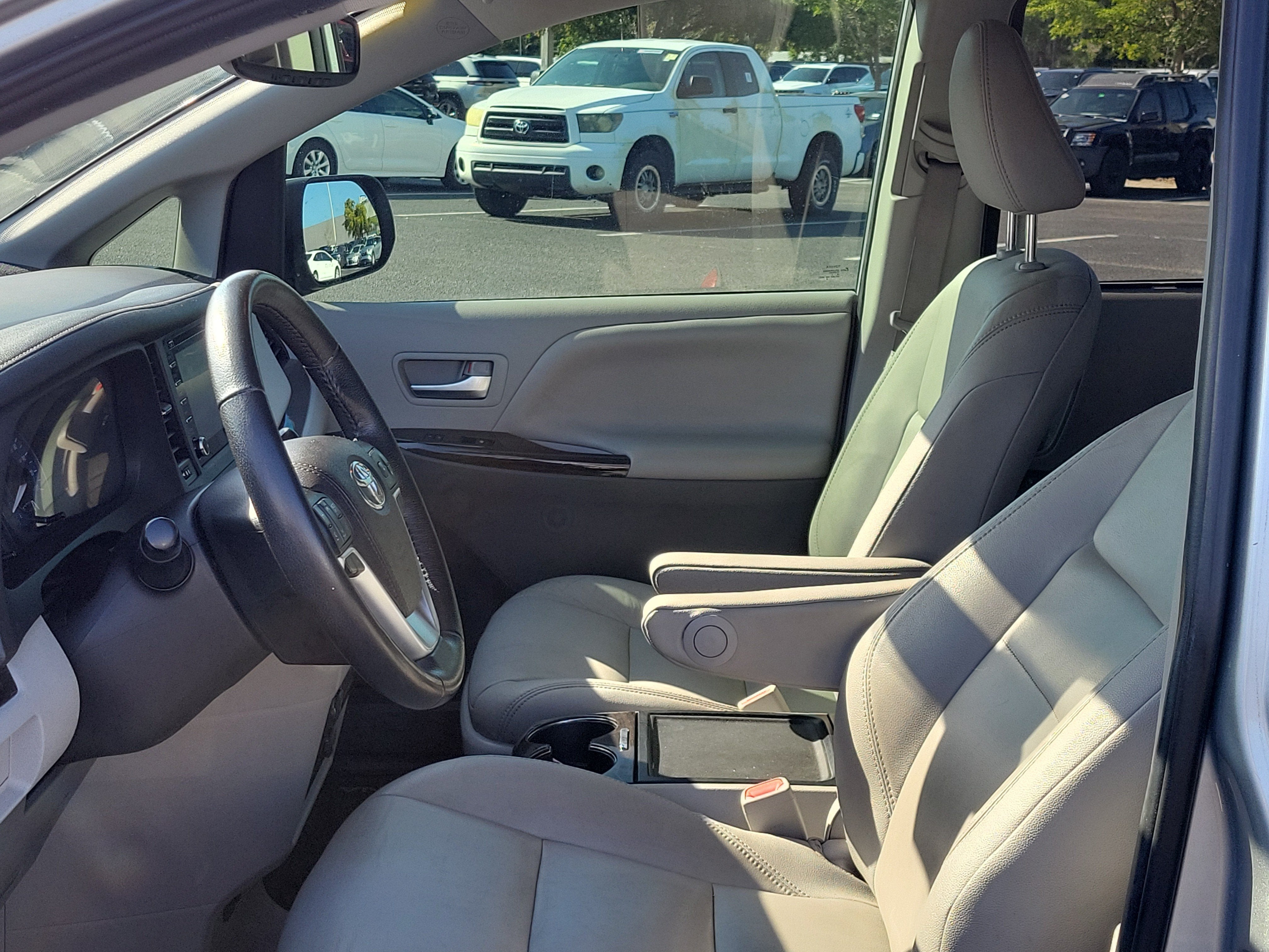 2020 Toyota Sienna XLE Premium