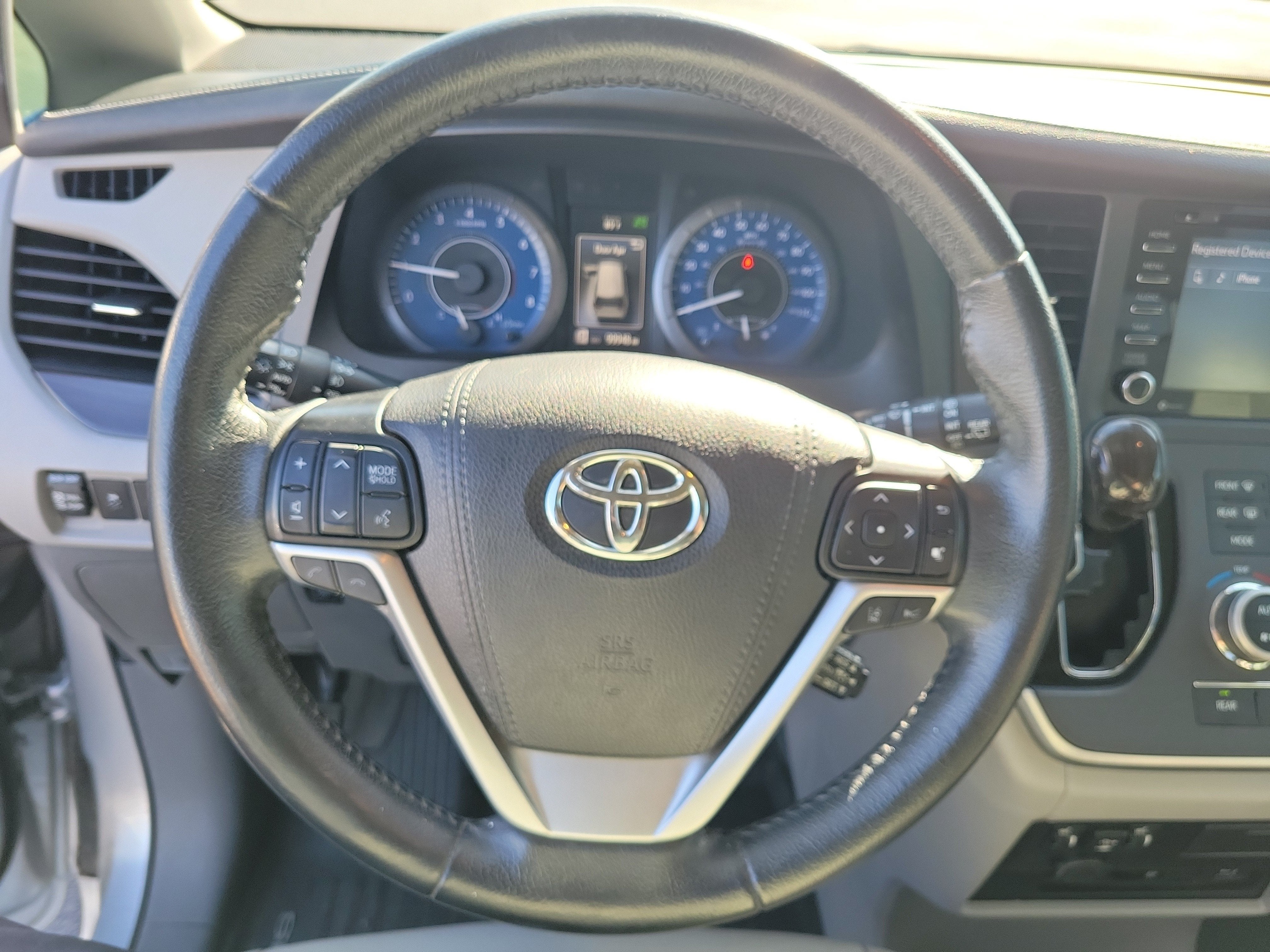 2020 Toyota Sienna XLE Premium