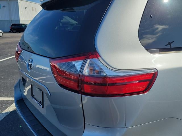 2020 Toyota Sienna XLE Premium