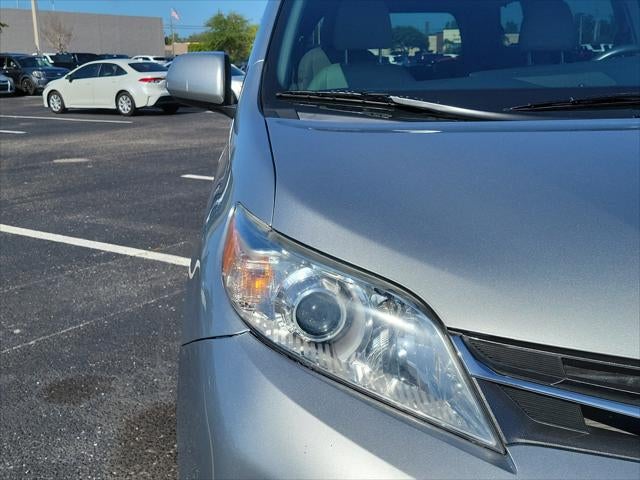 2020 Toyota Sienna XLE Premium