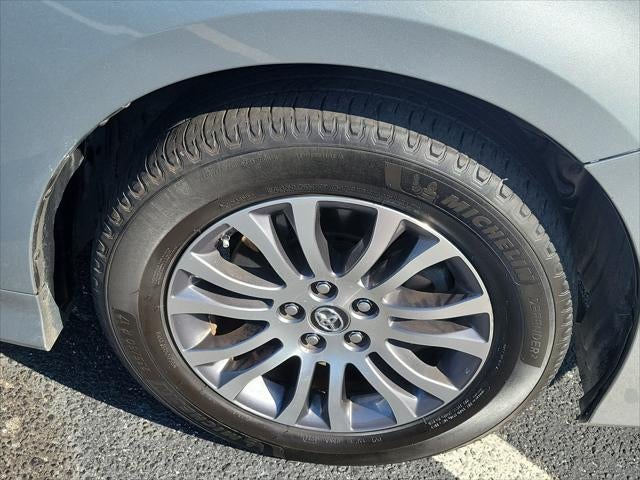 2020 Toyota Sienna XLE Premium