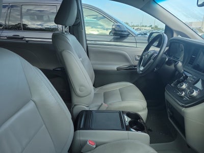 2017 Toyota Sienna XLE