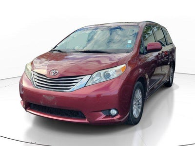 2017 Toyota Sienna XLE