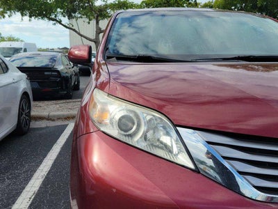 2017 Toyota Sienna XLE