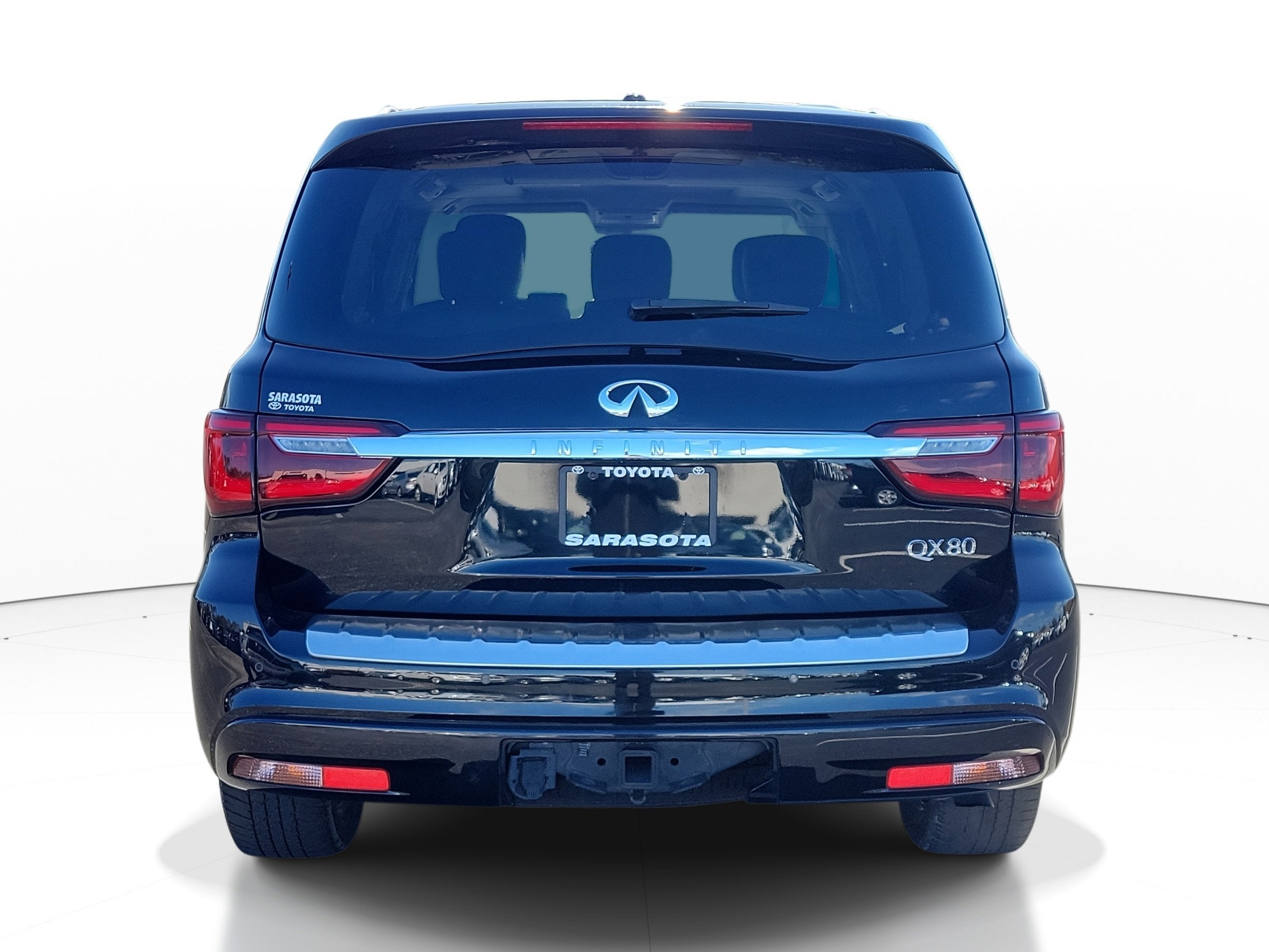 2023 INFINITI QX80 LUXE