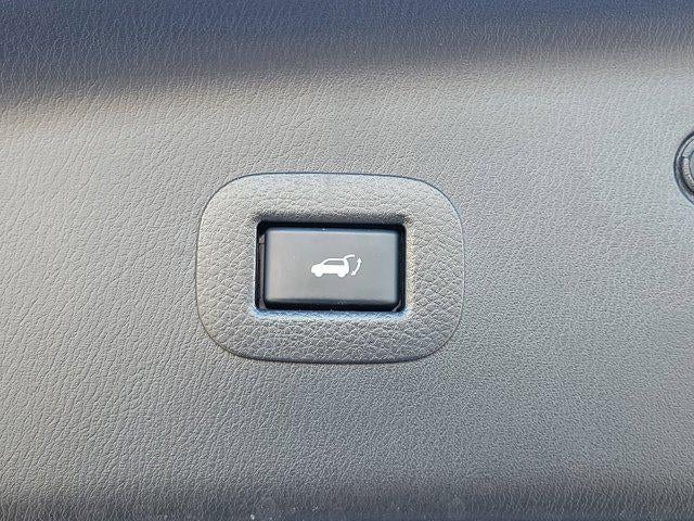 2023 INFINITI QX80 LUXE