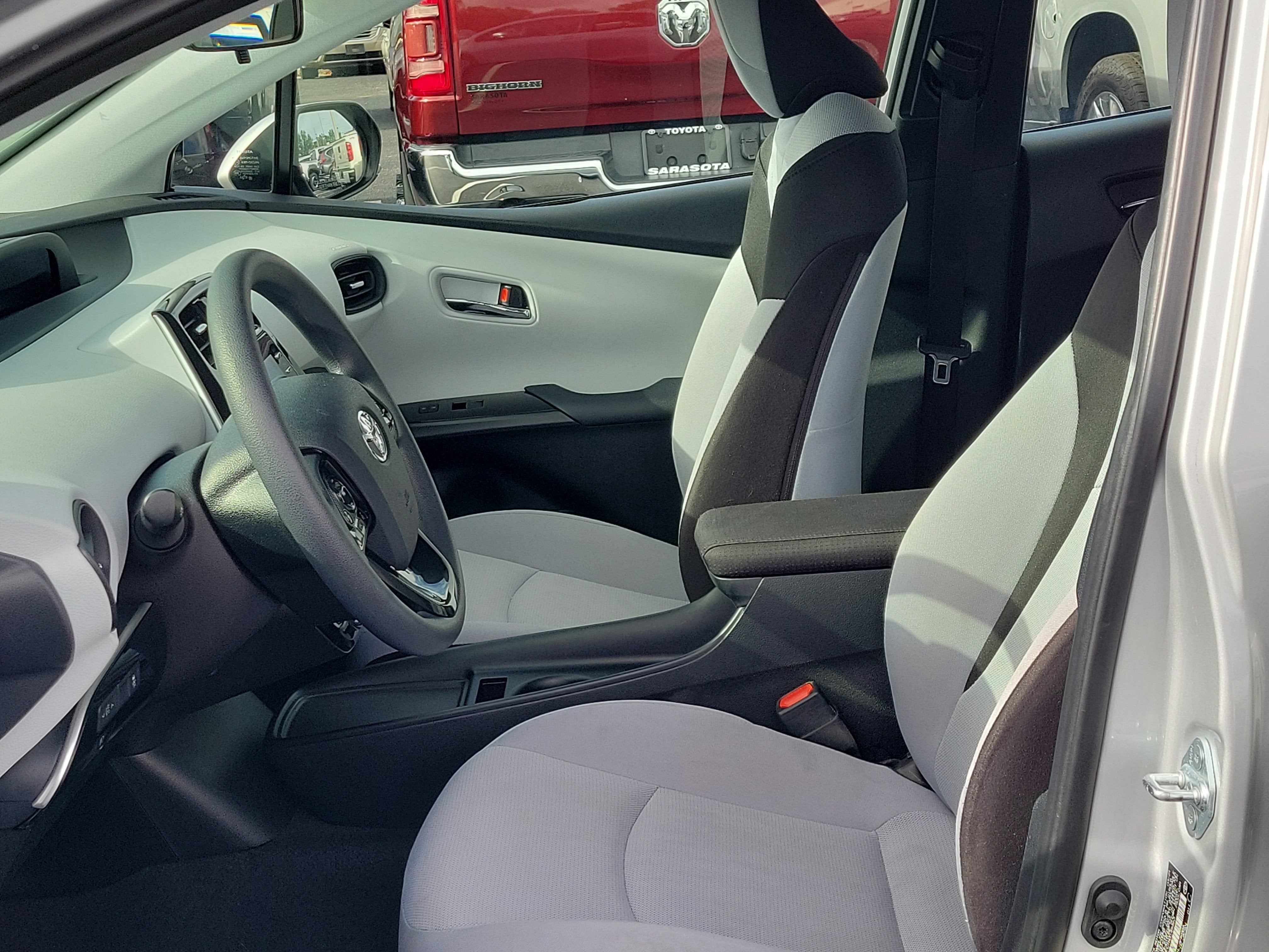 2021 Toyota Prius L