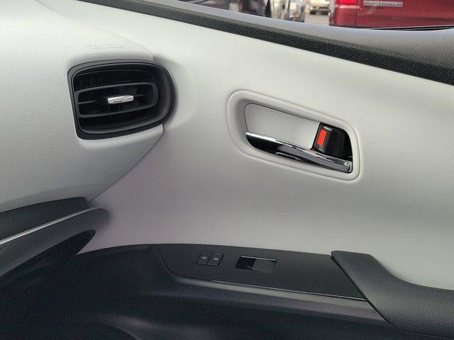 2021 Toyota Prius L