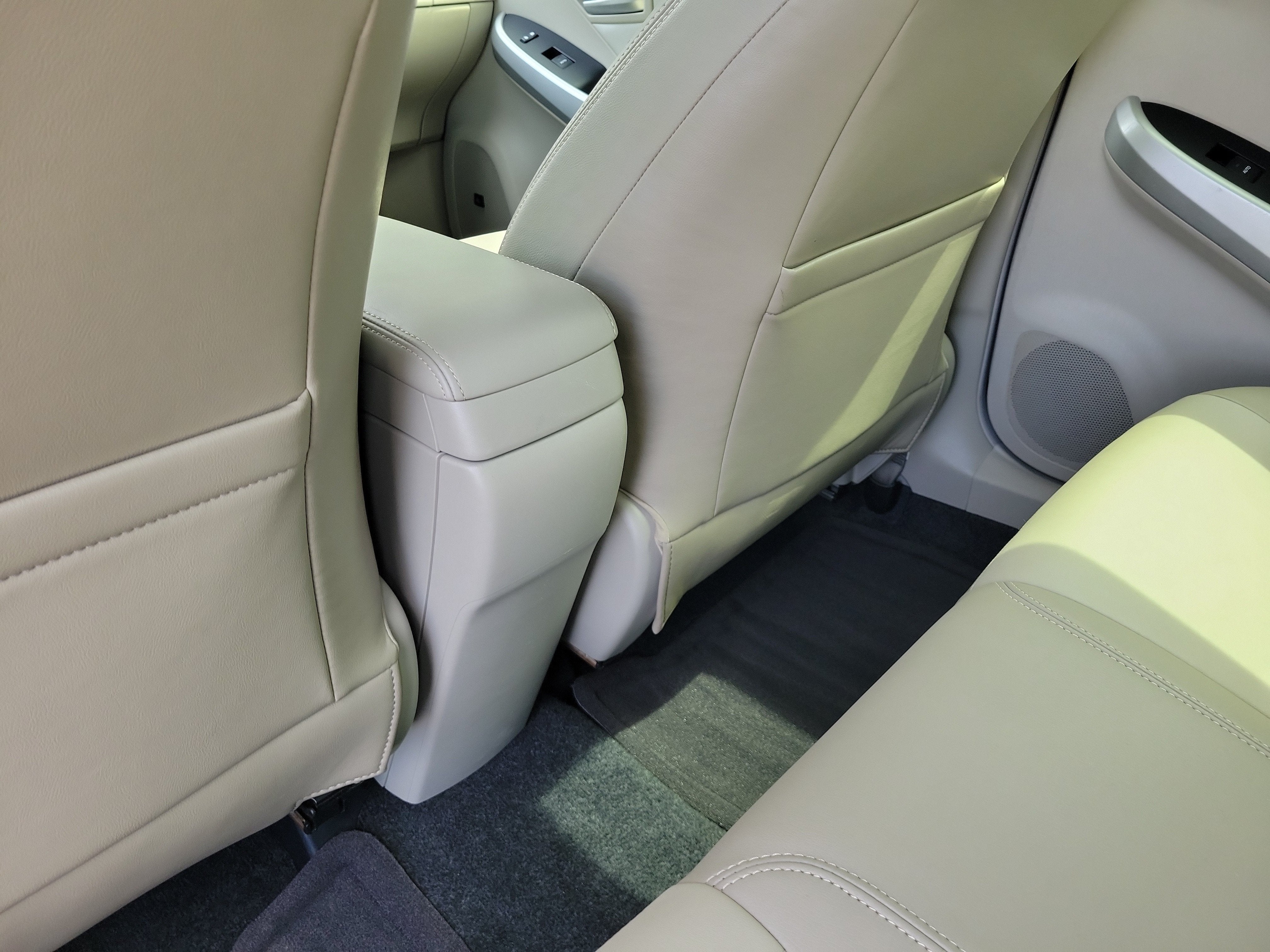 2015 Toyota Prius Four