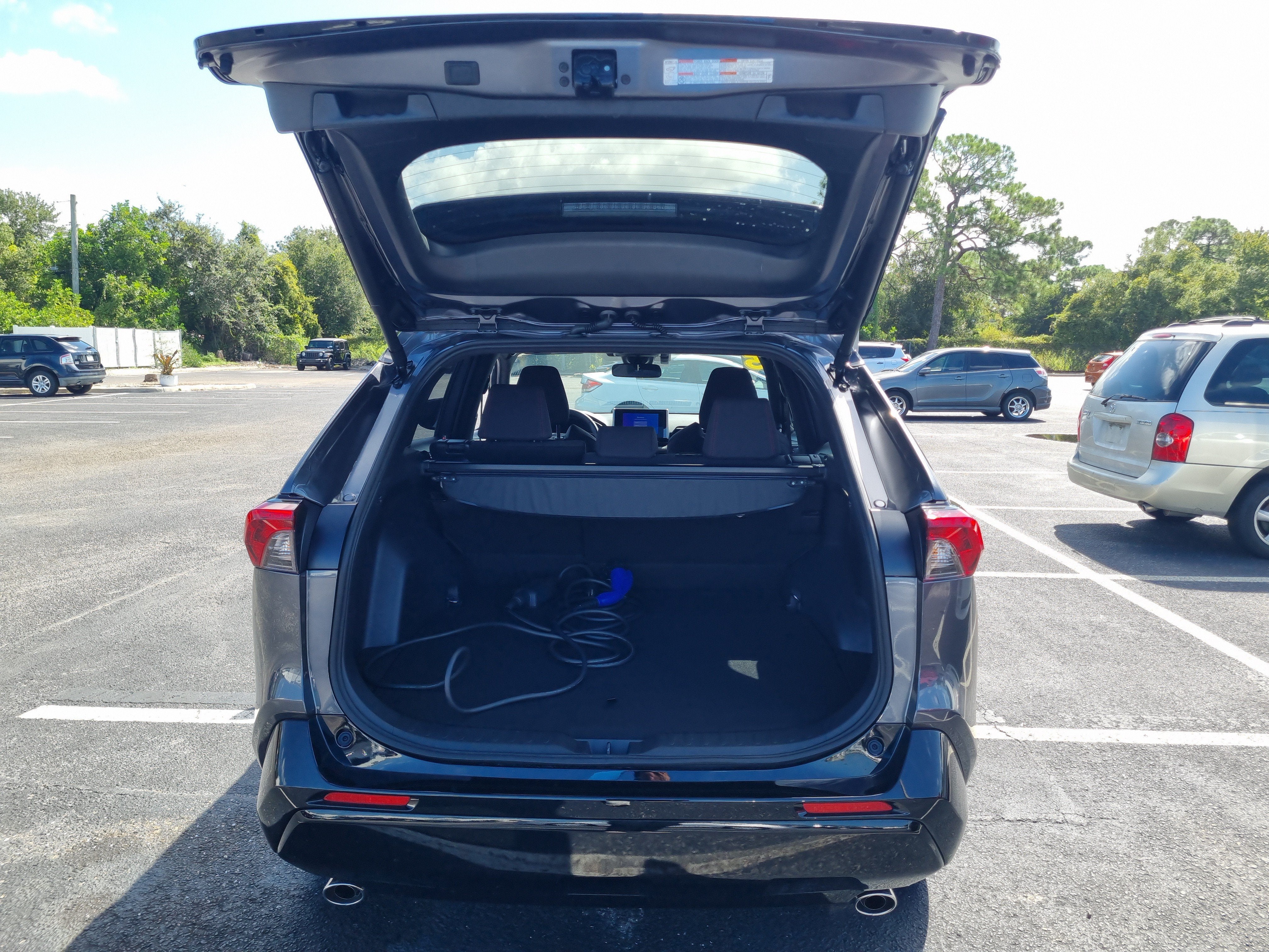 2025 Toyota RAV4 Plug-In Hybrid SE
