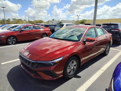 2025 Hyundai Elantra SE