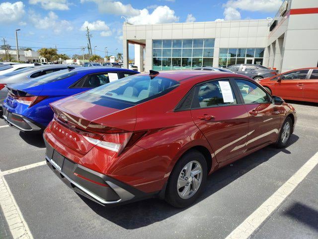 2025 Hyundai Elantra SE