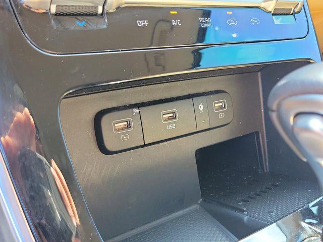 2024 Kia Carnival EX