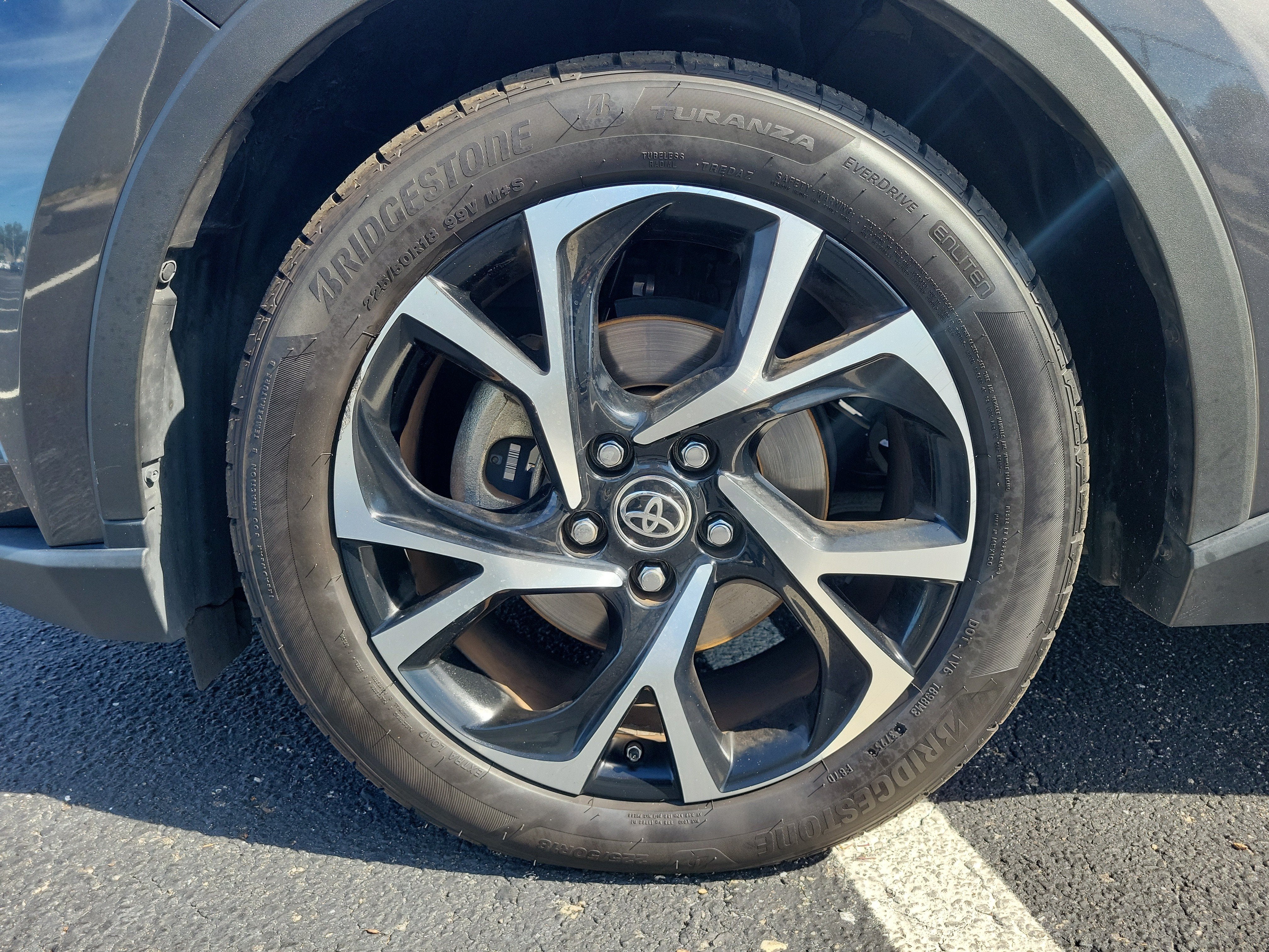 2022 Toyota C-HR XLE