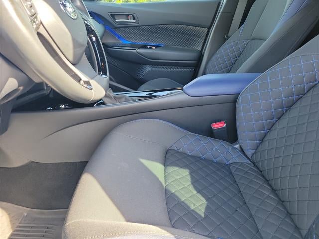 2022 Toyota C-HR XLE