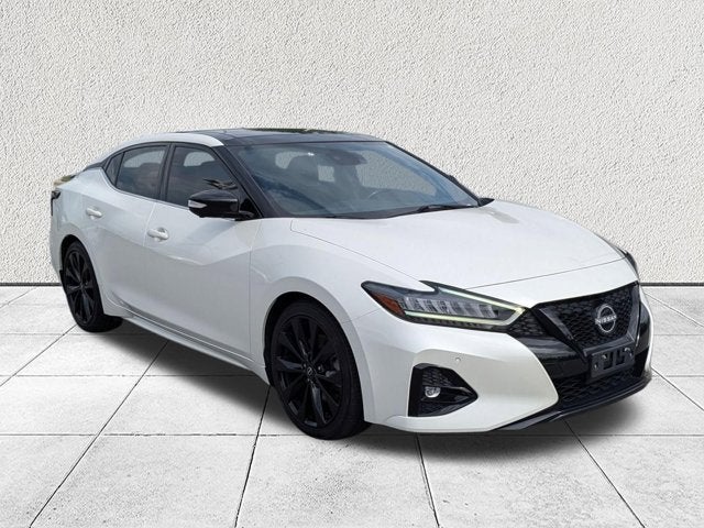 2023 Nissan Maxima SR's photo