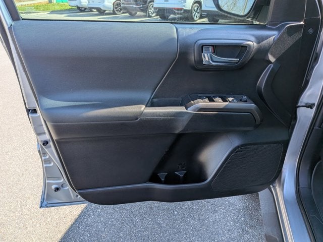 2022 Toyota Tacoma 2WD SR5