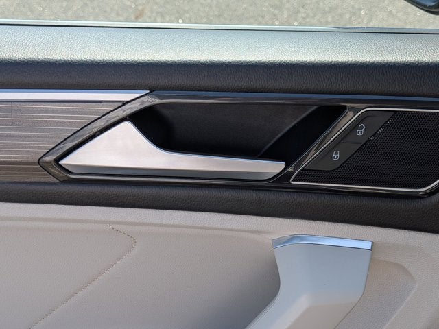 2023 Volkswagen Tiguan SEL R-Line