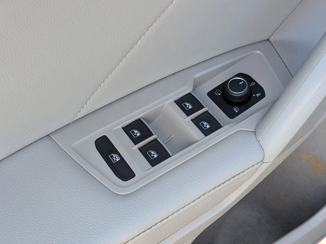 2023 Volkswagen Tiguan SEL R-Line