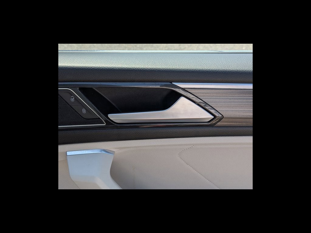 2023 Volkswagen Tiguan SEL R-Line