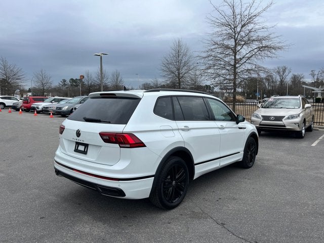 2022 Volkswagen Tiguan SE R-Line Black
