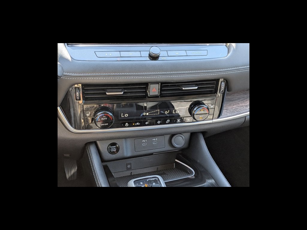 2025 Nissan Rogue Platinum