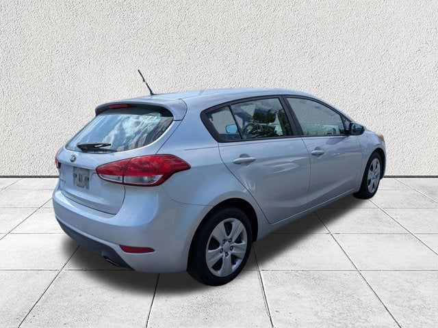 2016 Kia Forte 5-Door LX