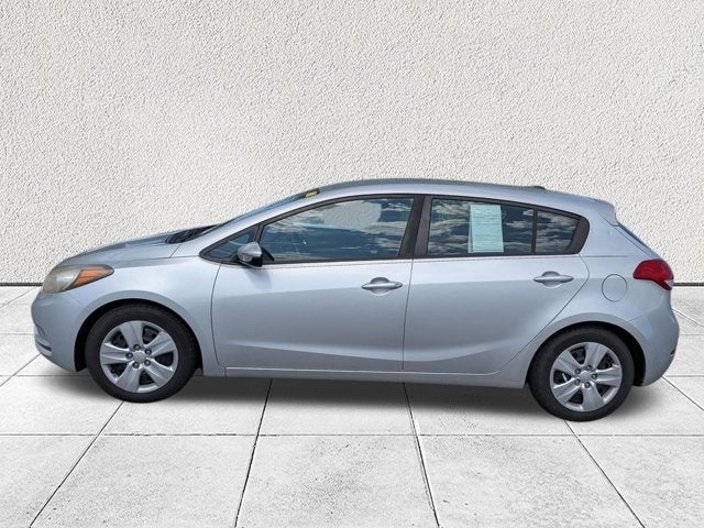 2016 Kia Forte 5-Door LX