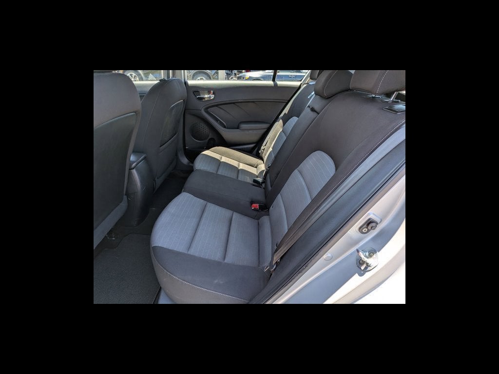 2016 Kia Forte 5-Door LX