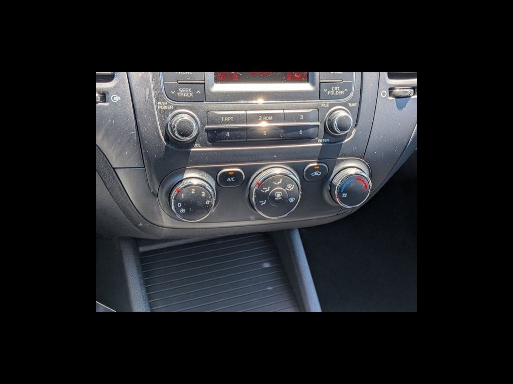 2016 Kia Forte 5-Door LX