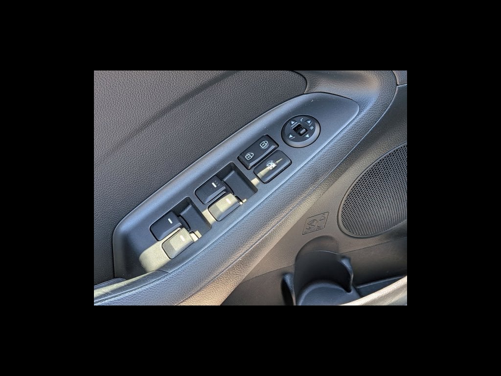2016 Kia Forte 5-Door LX