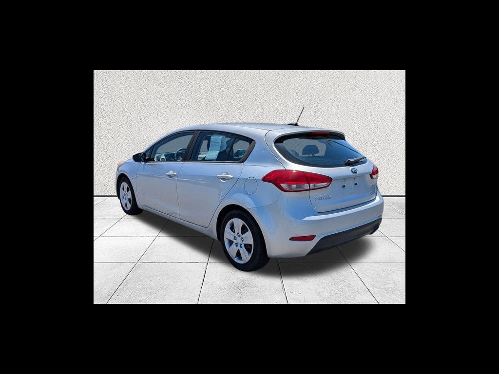 2016 Kia Forte 5-Door LX