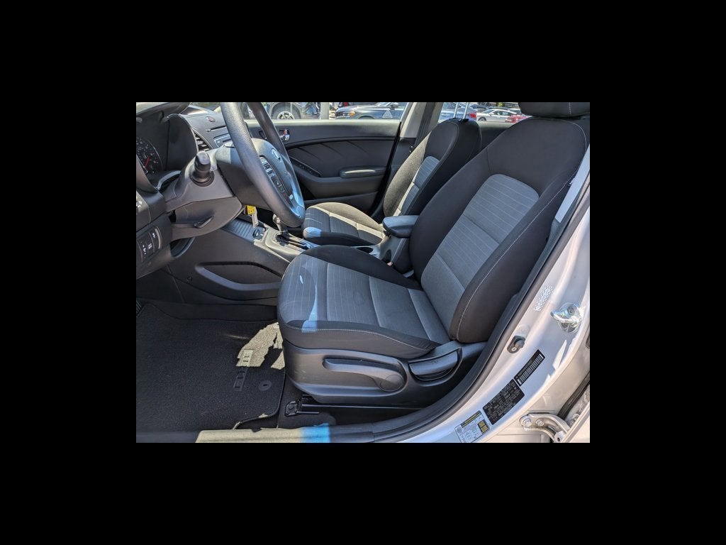2016 Kia Forte 5-Door LX