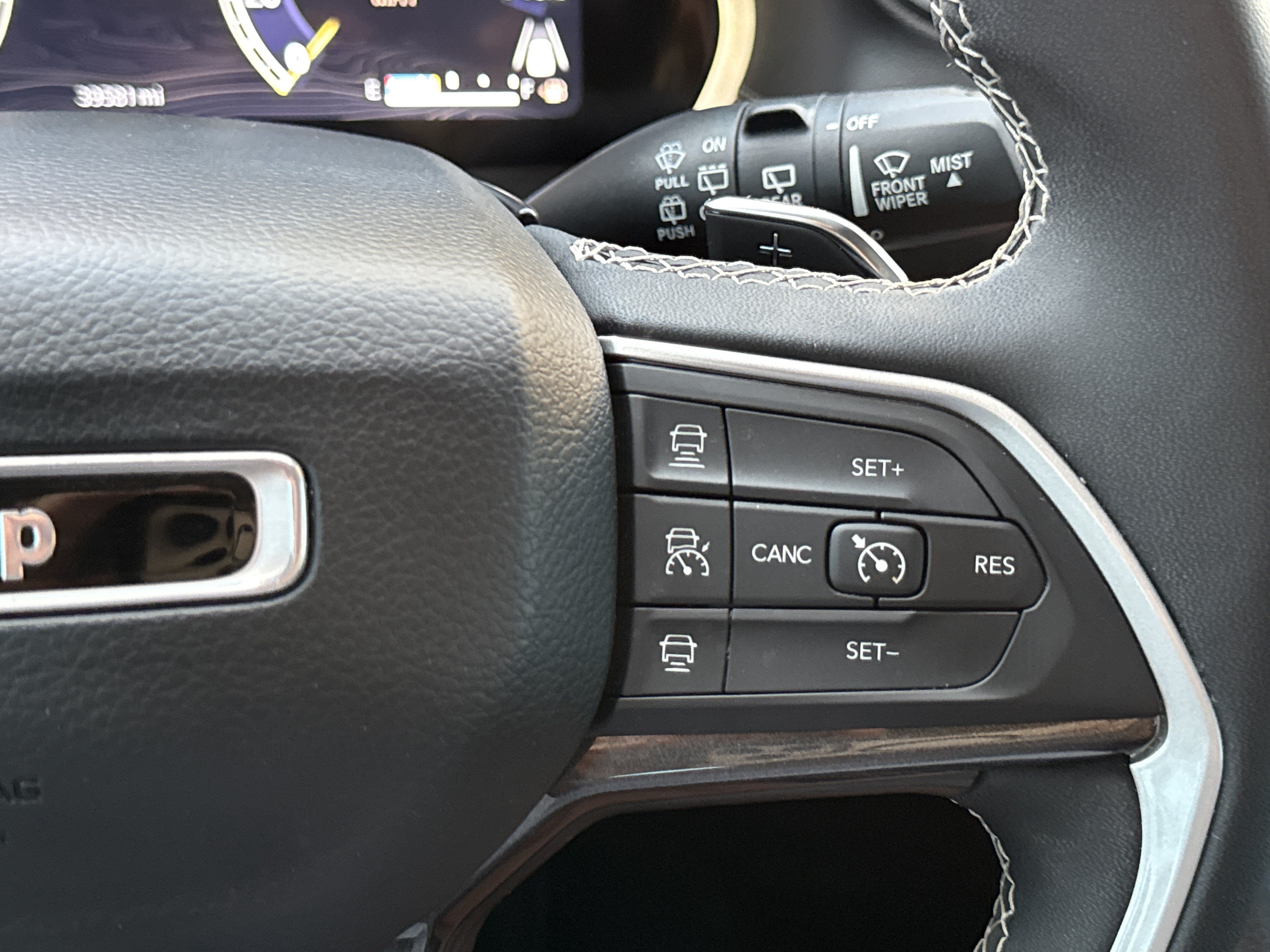 2023 Jeep Grand Cherokee Laredo