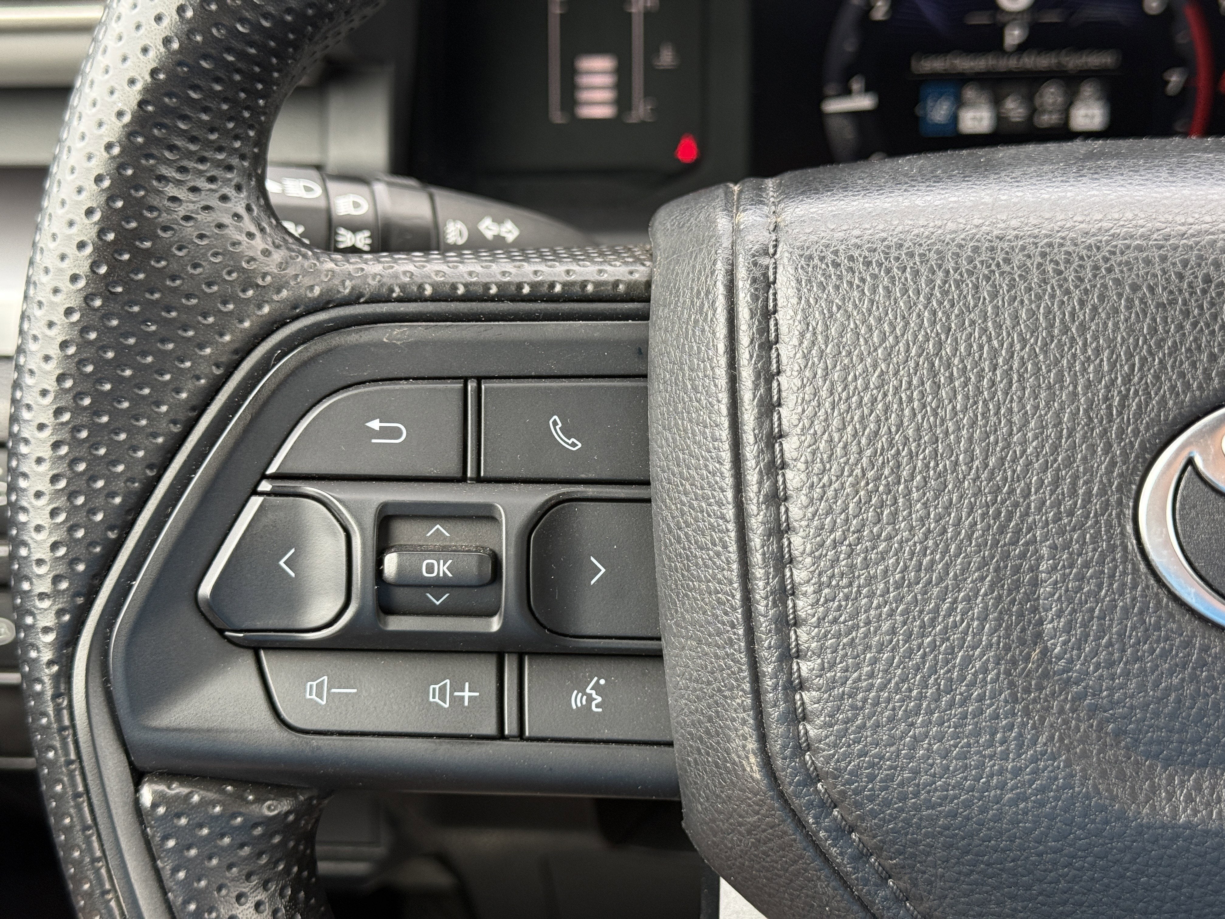 2025 Toyota Tacoma 2WD SR5