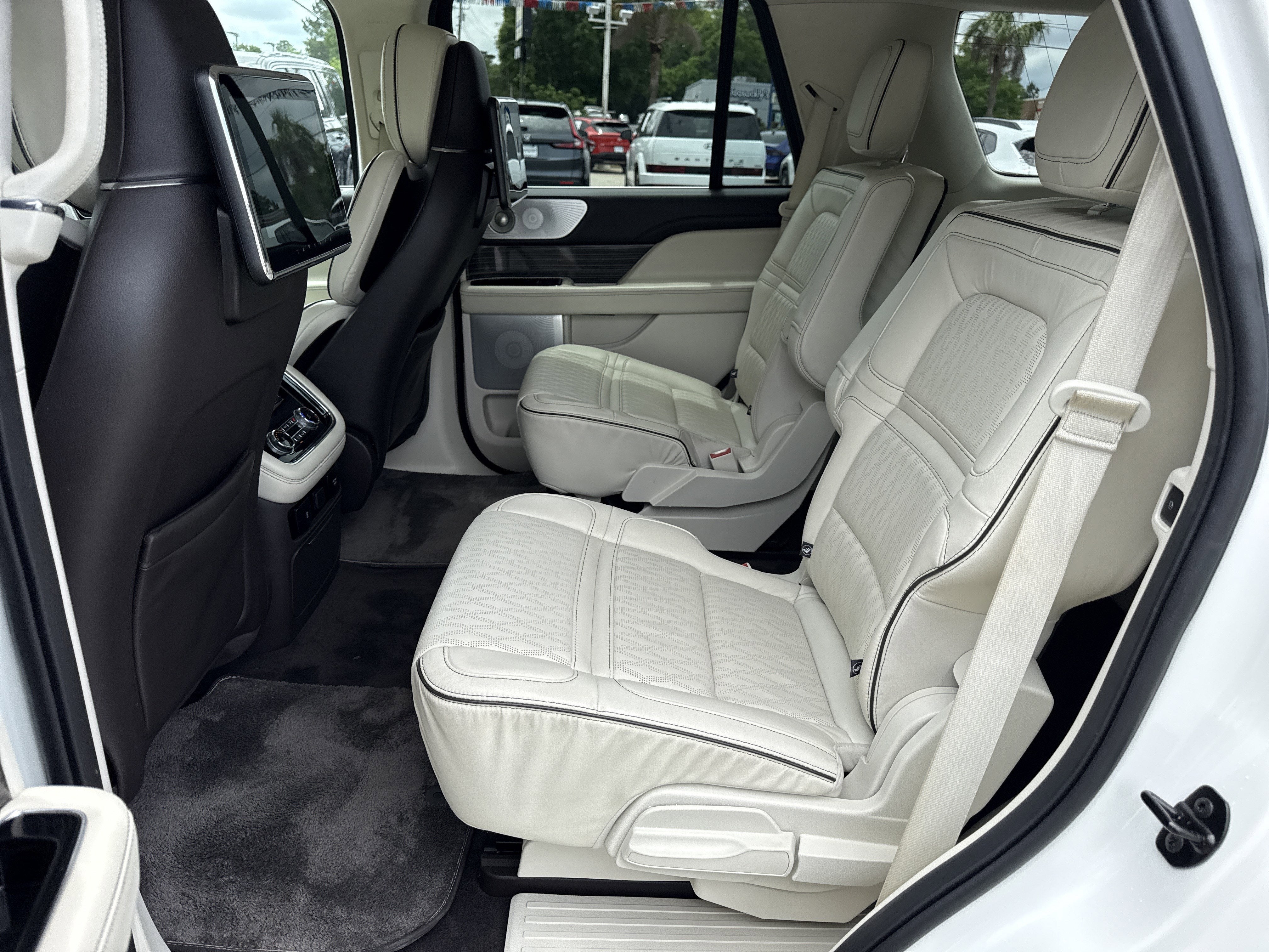 2021 Lincoln Navigator Black Label