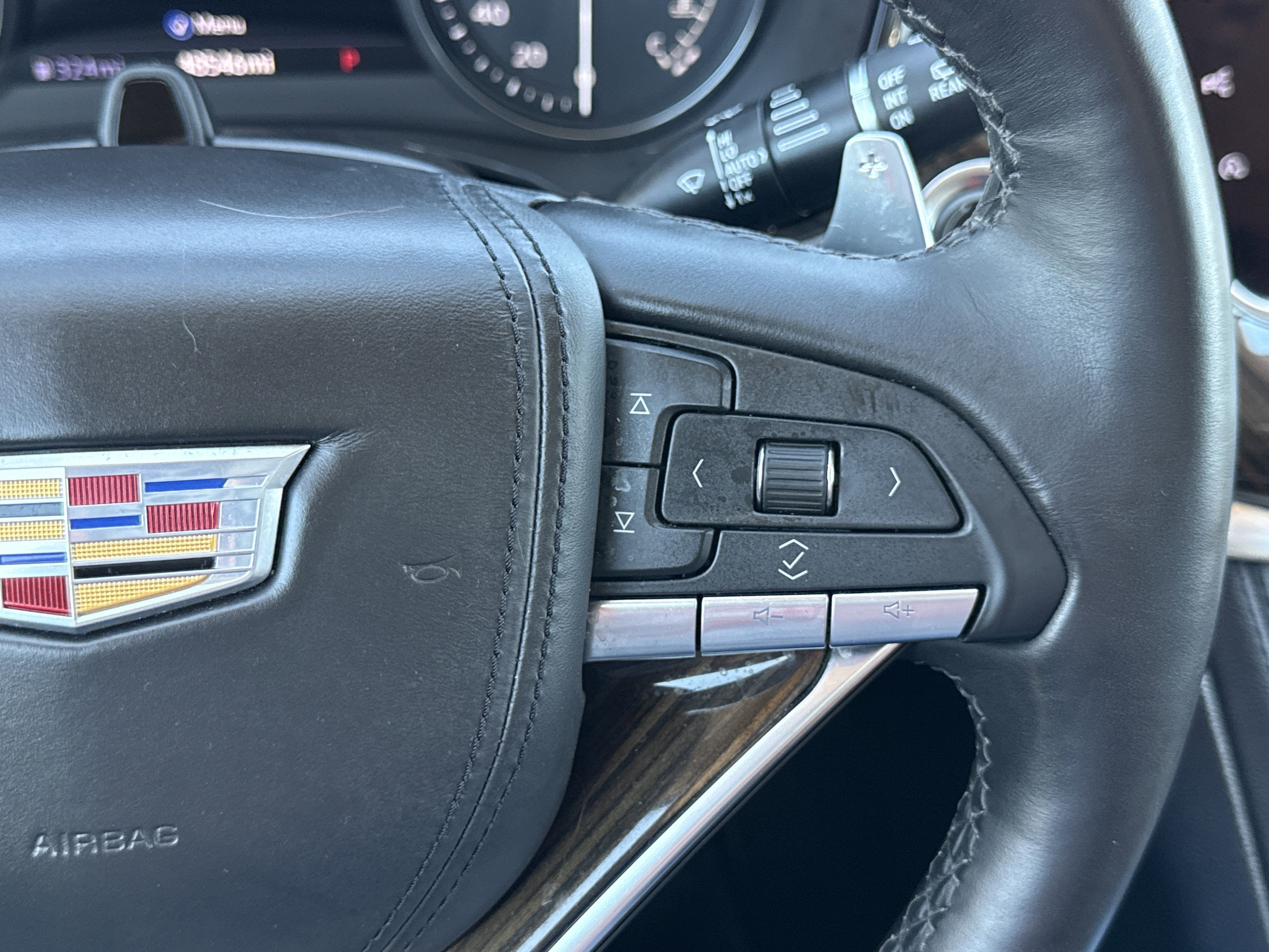 2023 Cadillac XT6 AWD Sport