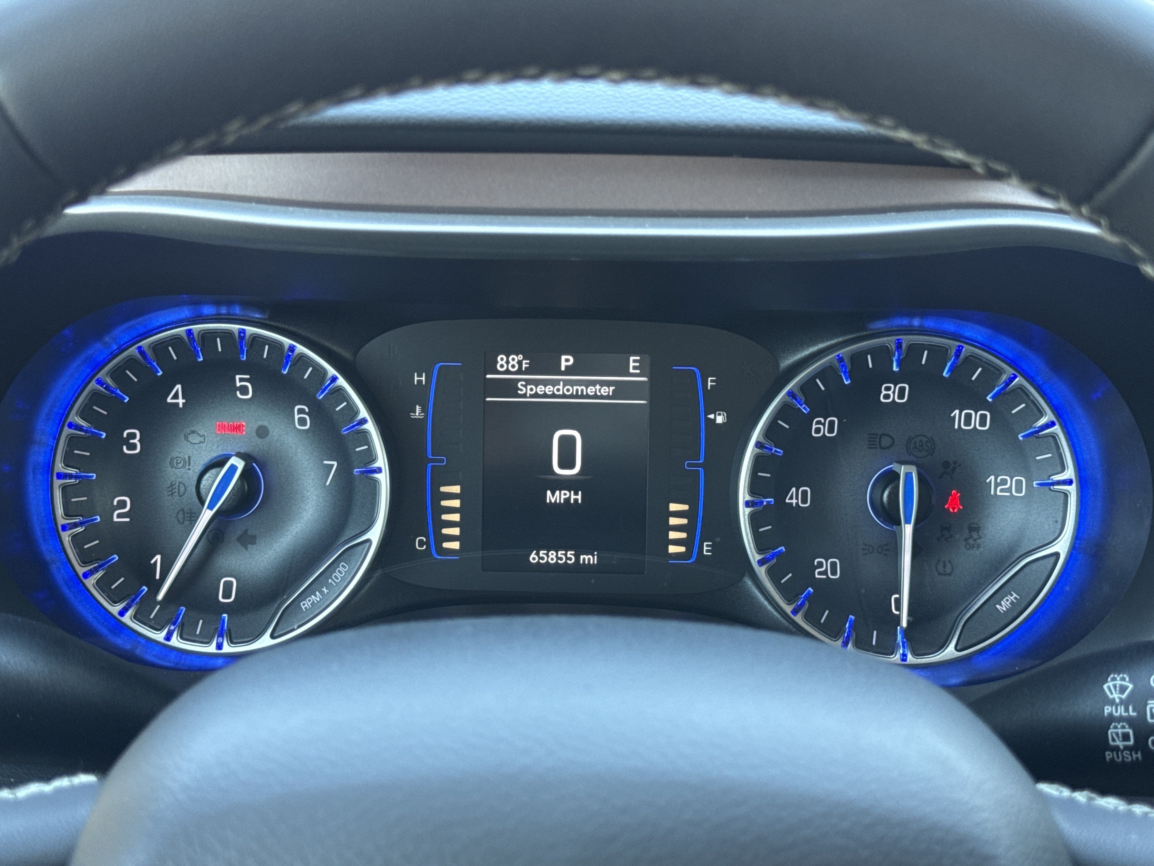 2023 Chrysler Voyager LX