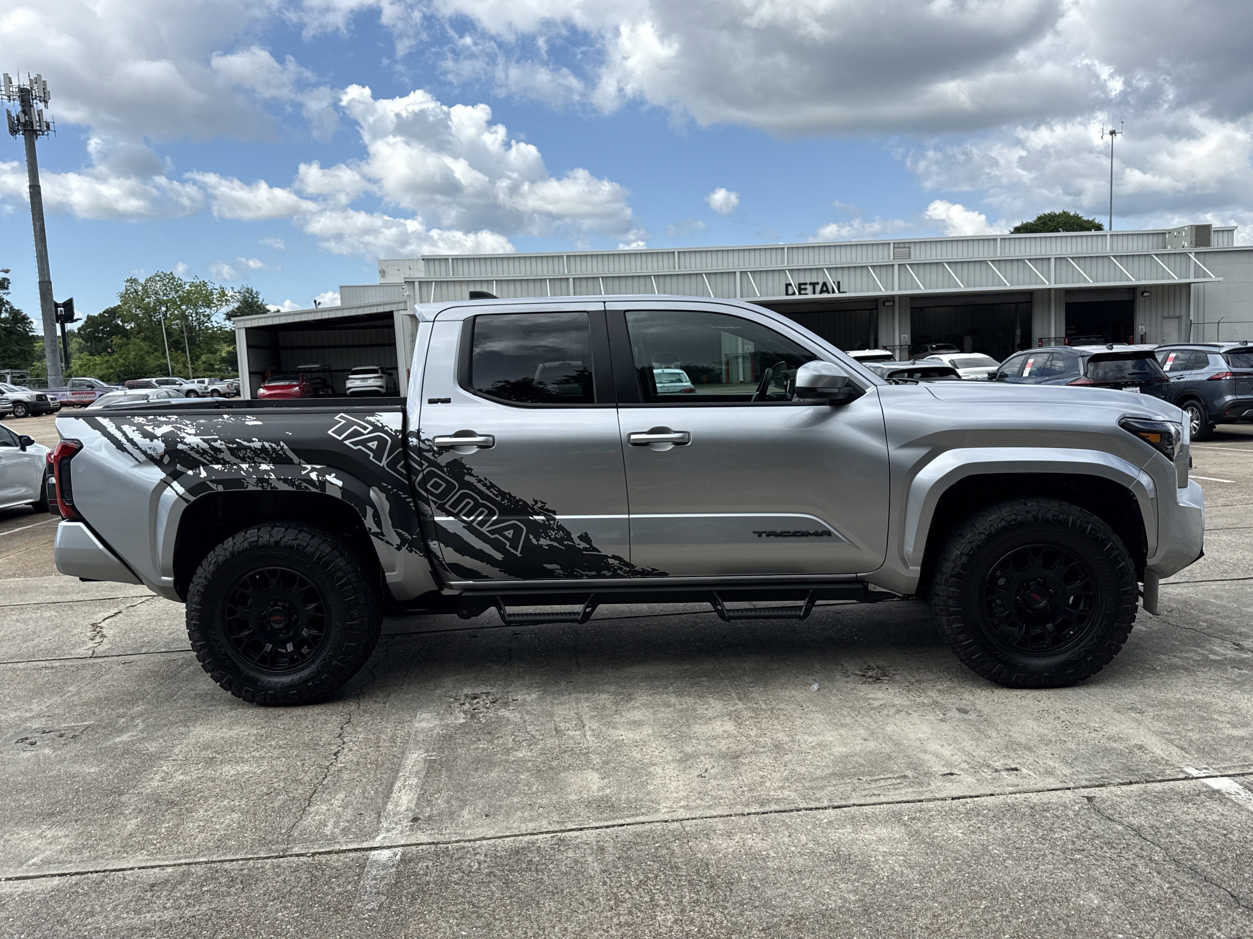 2025 Toyota Tacoma 4WD SR5