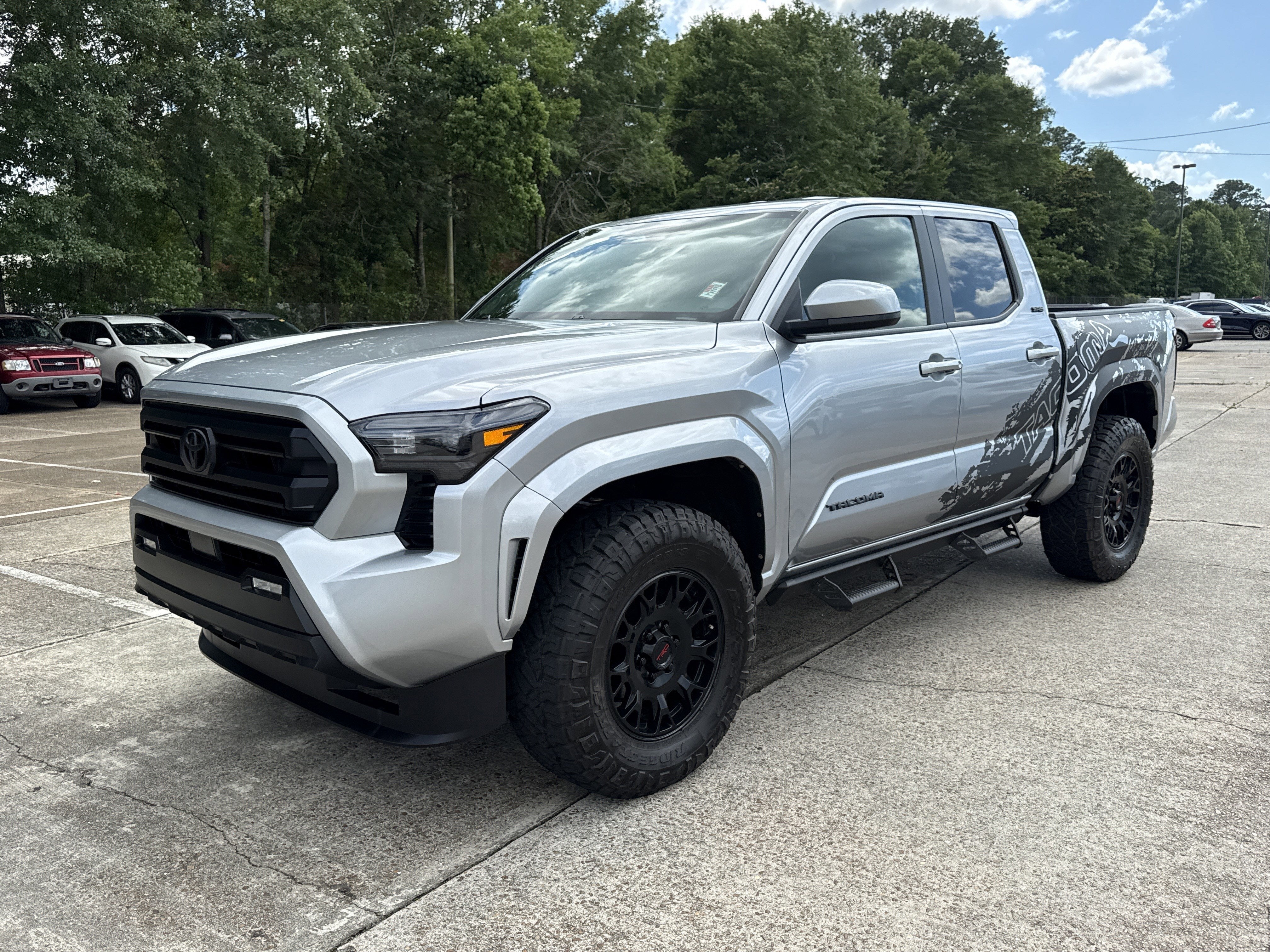 2025 Toyota Tacoma 4WD SR5