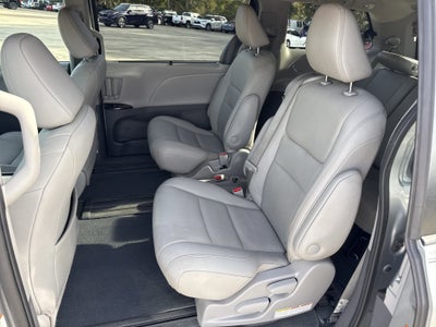 2020 Toyota Sienna XLE Premium