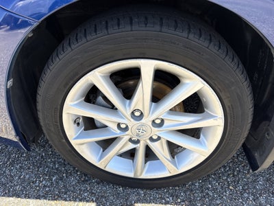 2013 Toyota Prius v Five