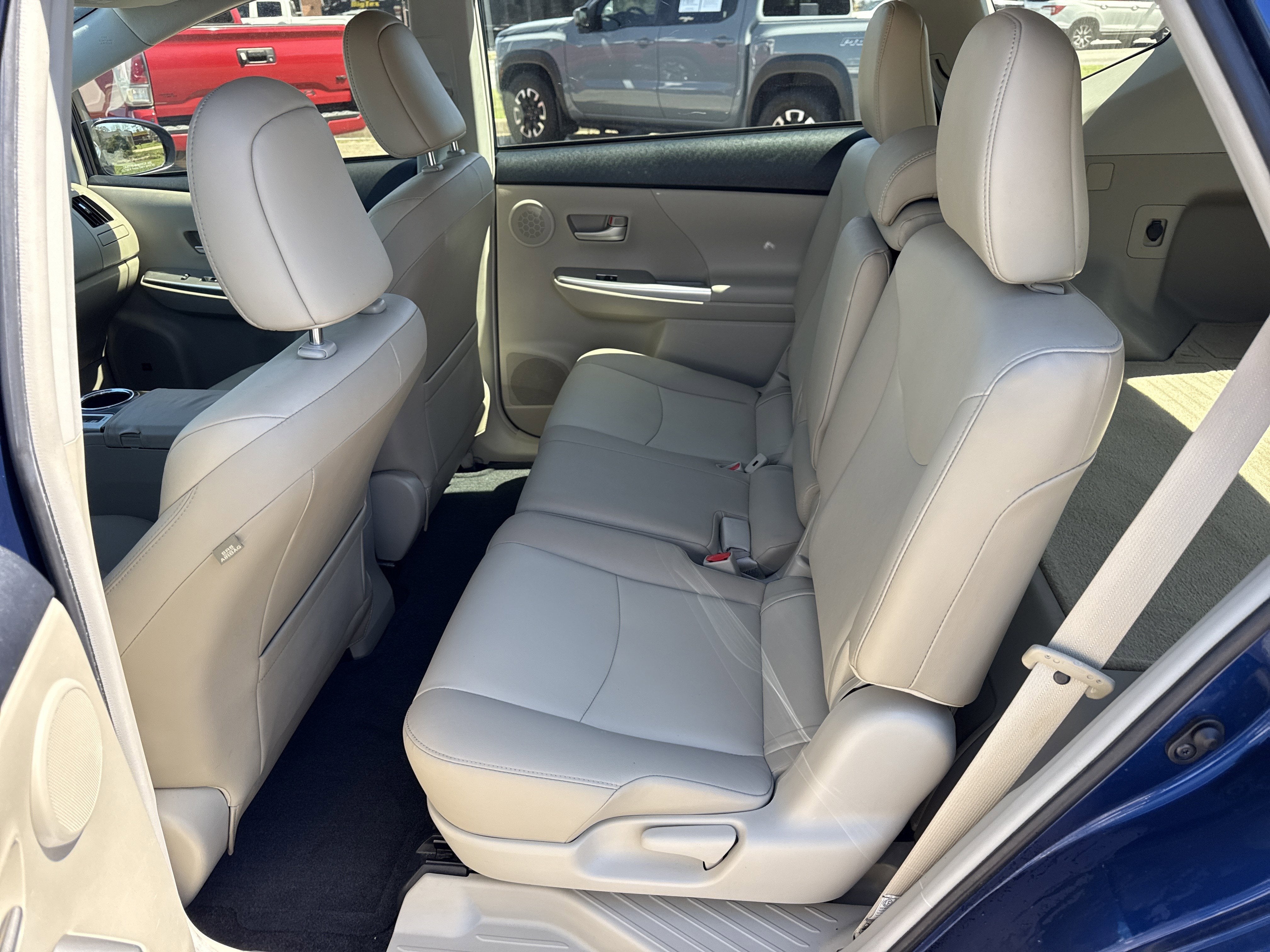 2013 Toyota Prius v Five