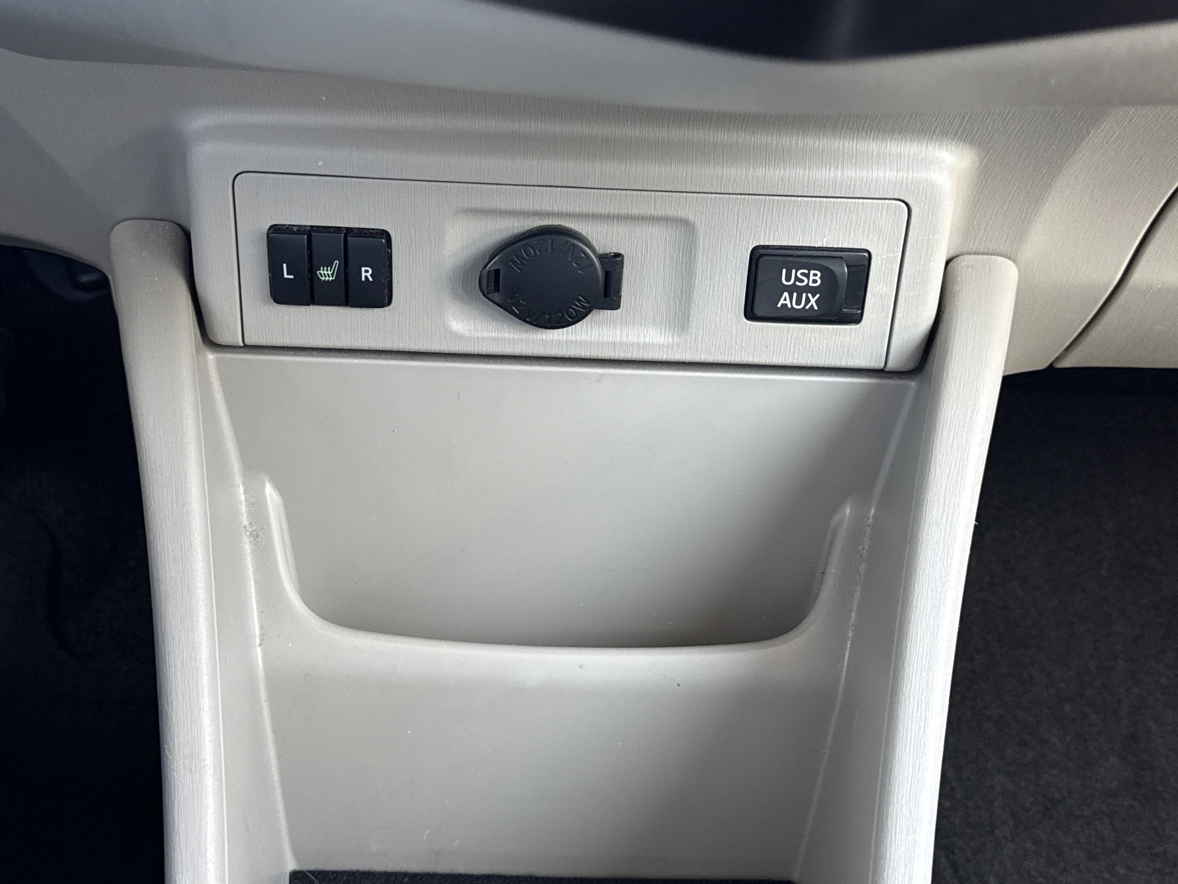 2013 Toyota Prius v Five