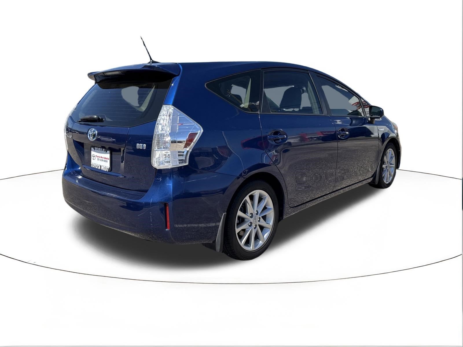 2013 Toyota Prius v Five