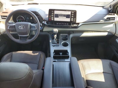 2023 Toyota Sienna Platinum
