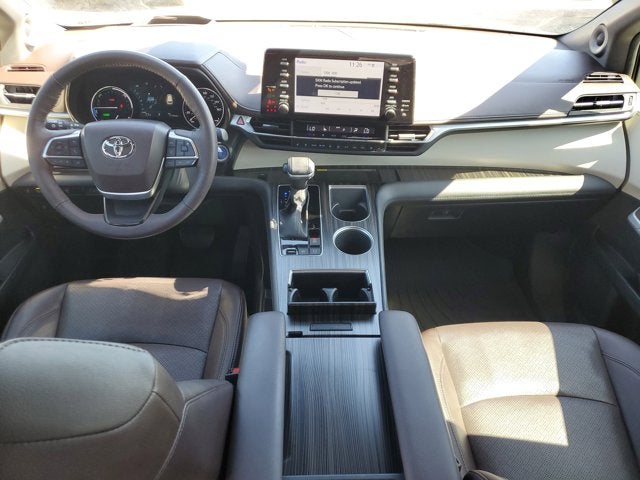 2023 Toyota Sienna Platinum