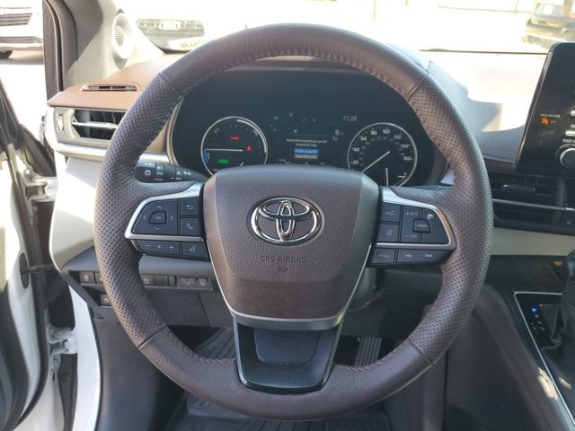 2023 Toyota Sienna Platinum